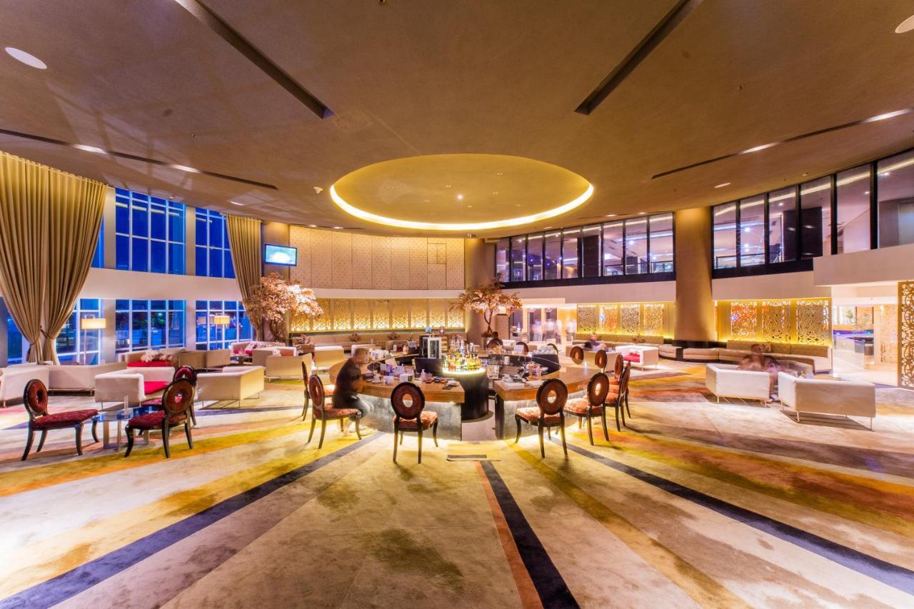 Grand Jatra Hotel Balikpapan Exterior photo