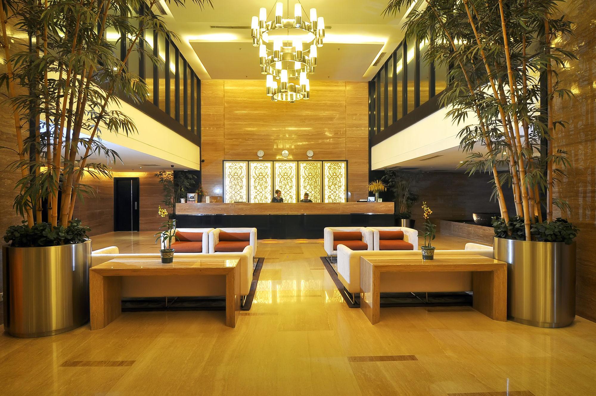 Grand Jatra Hotel Balikpapan Exterior photo